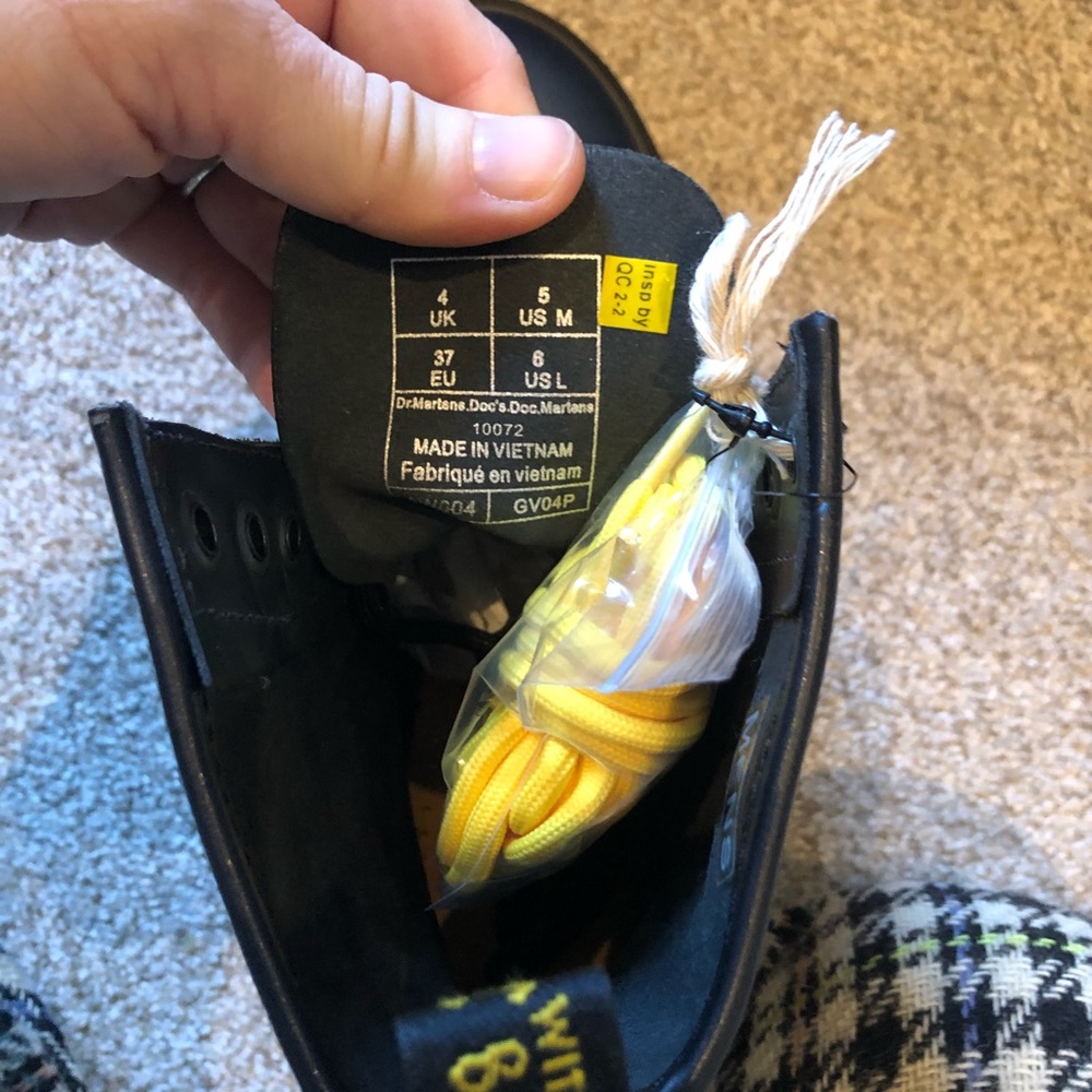 Dr Martens 1460 lace up combat boots - Picture 9 of 10